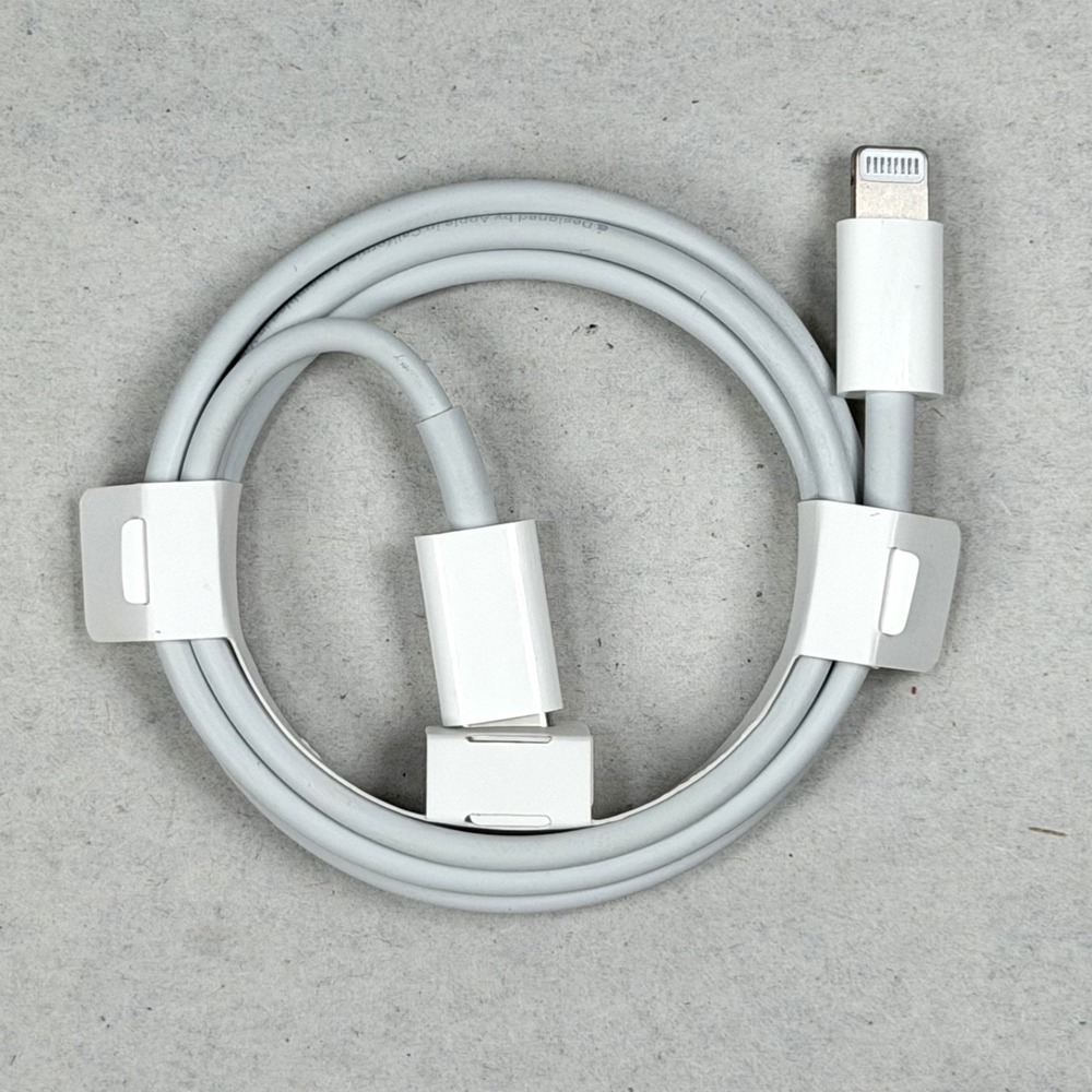 Genuine APPLE Lightning USB Cable 3.3ft (1M) for IPhone X, 12, 13, 14, PRO MAX